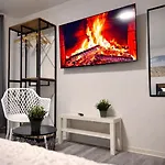 Apartment Royale Business With 4 Bedrooms&parkplatz&balkon, Beds In Large Size 120cm Netflix Premium, Zentral Zu Audi Und Schwarz Gruppe *