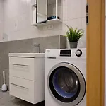 Apartment Royale Business With 4 Bedrooms&parkplatz&balkon, Beds In Large Size 120cm Netflix Premium, Zentral Zu Audi Und Schwarz Gruppe Bad Friedrichshall
