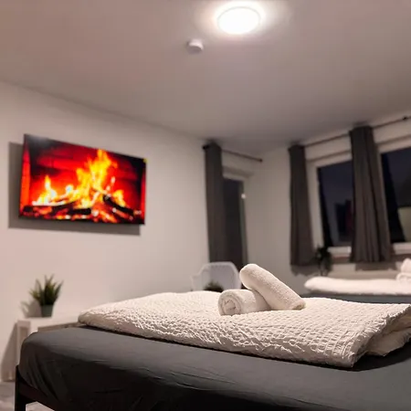 Stn Royale - Mit 4 Schlafzimmer, 8 Big Beds, Parkplatz & Balkon, Highspeed Wlan, Netflix Premium, Zentral Zu Audi & Schwarz Gruppe * Bad Friedrichshall