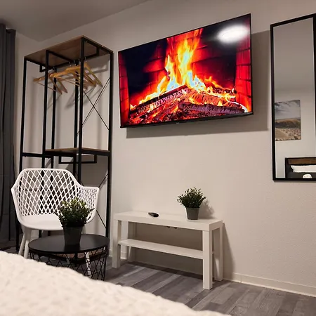 Stn Royale - Mit 4 Schlafzimmer, 8 Big Beds, Parkplatz & Balkon, Highspeed Wlan, Netflix Premium, Zentral Zu Audi & Schwarz Gruppe *