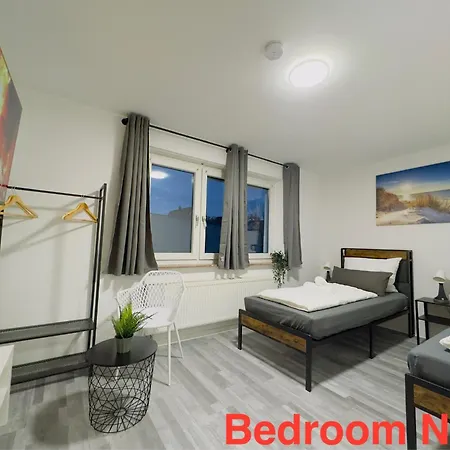 Stn Royale - Mit 4 Schlafzimmer, 8 Big Beds, Parkplatz & Balkon, Highspeed Wlan, Netflix Premium, Zentral Zu Audi & Schwarz Gruppe Apartamento Bad Friedrichshall