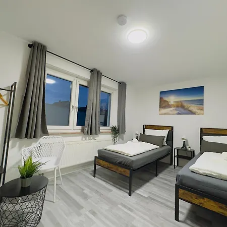 Stn Royale - Mit 4 Schlafzimmer, 8 Big Beds, Parkplatz & Balkon, Highspeed Wlan, Netflix Premium, Zentral Zu Audi & Schwarz Gruppe Apartamento *