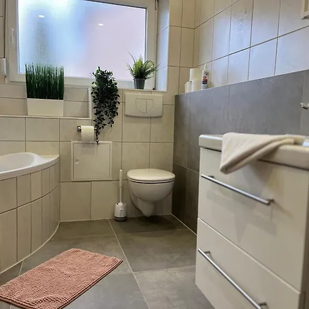 Stn Royale - Mit 4 Schlafzimmer, 8 Big Beds, Parkplatz & Balkon, Highspeed Wlan, Netflix Premium, Zentral Zu Audi & Schwarz Gruppe Apartamento *