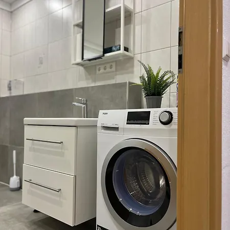 Stn Royale - Mit 4 Schlafzimmer, 8 Big Beds, Parkplatz & Balkon, Highspeed Wlan, Netflix Premium, Zentral Zu Audi & Schwarz Gruppe Apartamento Bad Friedrichshall