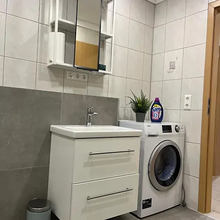 Stn Royale - Mit 4 Schlafzimmer, 8 Big Beds, Parkplatz & Balkon, Highspeed Wlan, Netflix Premium, Zentral Zu Audi & Schwarz Gruppe