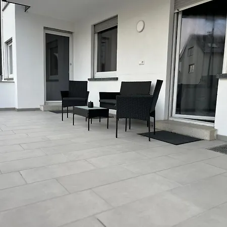 Stn Royale - Mit 4 Schlafzimmer, 8 Big Beds, Parkplatz & Balkon, Highspeed Wlan, Netflix Premium, Zentral Zu Audi & Schwarz Gruppe *