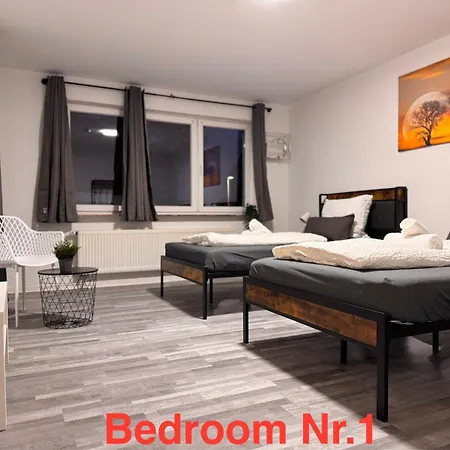Stn Royale - Mit 4 Schlafzimmer, 8 Big Beds, Parkplatz & Balkon, Highspeed Wlan, Netflix Premium, Zentral Zu Audi & Schwarz Gruppe * 바트프리에드리히셸