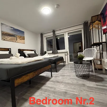 Stn Royale - Mit 4 Schlafzimmer, 8 Big Beds, Parkplatz & Balkon, Highspeed Wlan, Netflix Premium, Zentral Zu Audi & Schwarz Gruppe