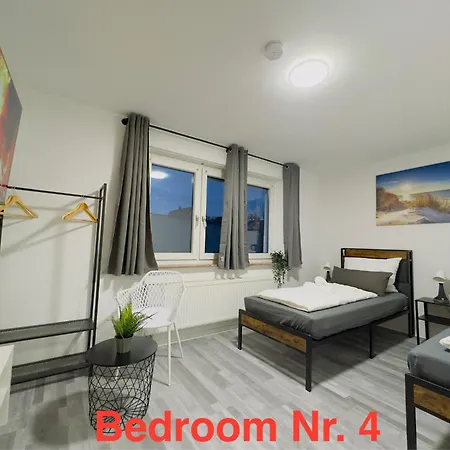 Stn Royale - Mit 4 Schlafzimmer, 8 Big Beds, Parkplatz & Balkon, Highspeed Wlan, Netflix Premium, Zentral Zu Audi & Schwarz Gruppe 바트프리에드리히셸