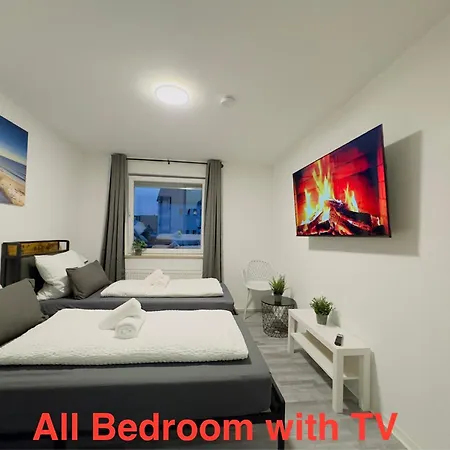 Stn Royale - Mit 4 Schlafzimmer, 8 Big Beds, Parkplatz & Balkon, Highspeed Wlan, Netflix Premium, Zentral Zu Audi & Schwarz Gruppe Bad Friedrichshall