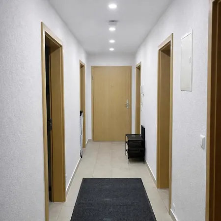 Stn Royale - Mit 4 Schlafzimmer, 8 Big Beds, Parkplatz & Balkon, Highspeed Wlan, Netflix Premium, Zentral Zu Audi & Schwarz Gruppe Apartamento Bad Friedrichshall