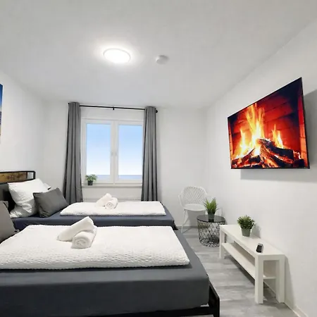 Stn Royale - Mit 4 Schlafzimmer, 8 Big Beds, Parkplatz & Balkon, Highspeed Wlan, Netflix Premium, Zentral Zu Audi & Schwarz Gruppe Bad Friedrichshall